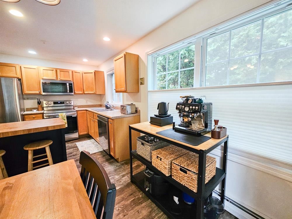 7 Capital Drive Property Photo 4