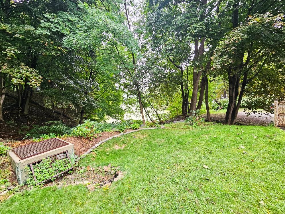 7 Capital Drive Property Photo 40
