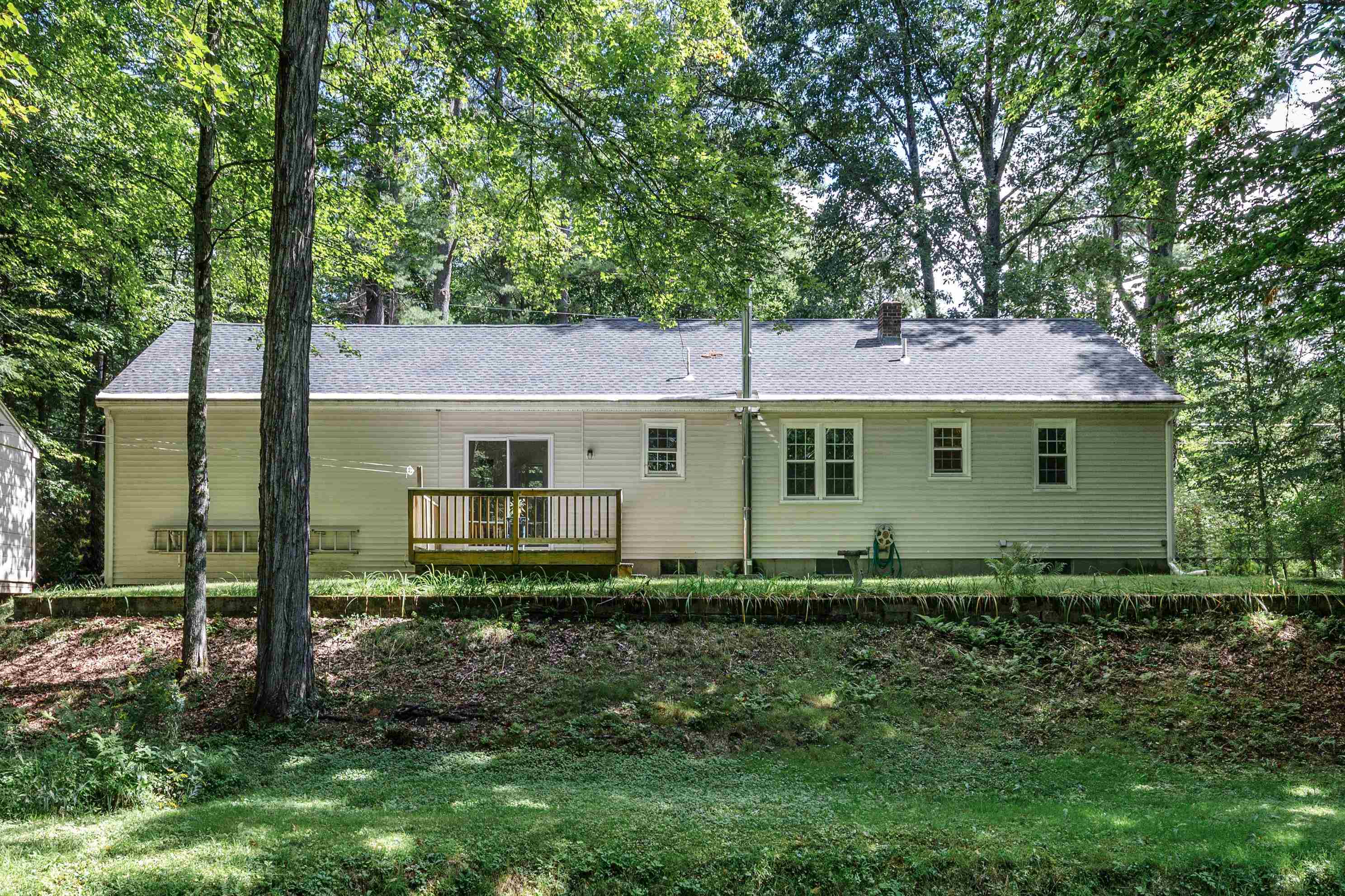 525 Briar Hill Road Property Photo 2