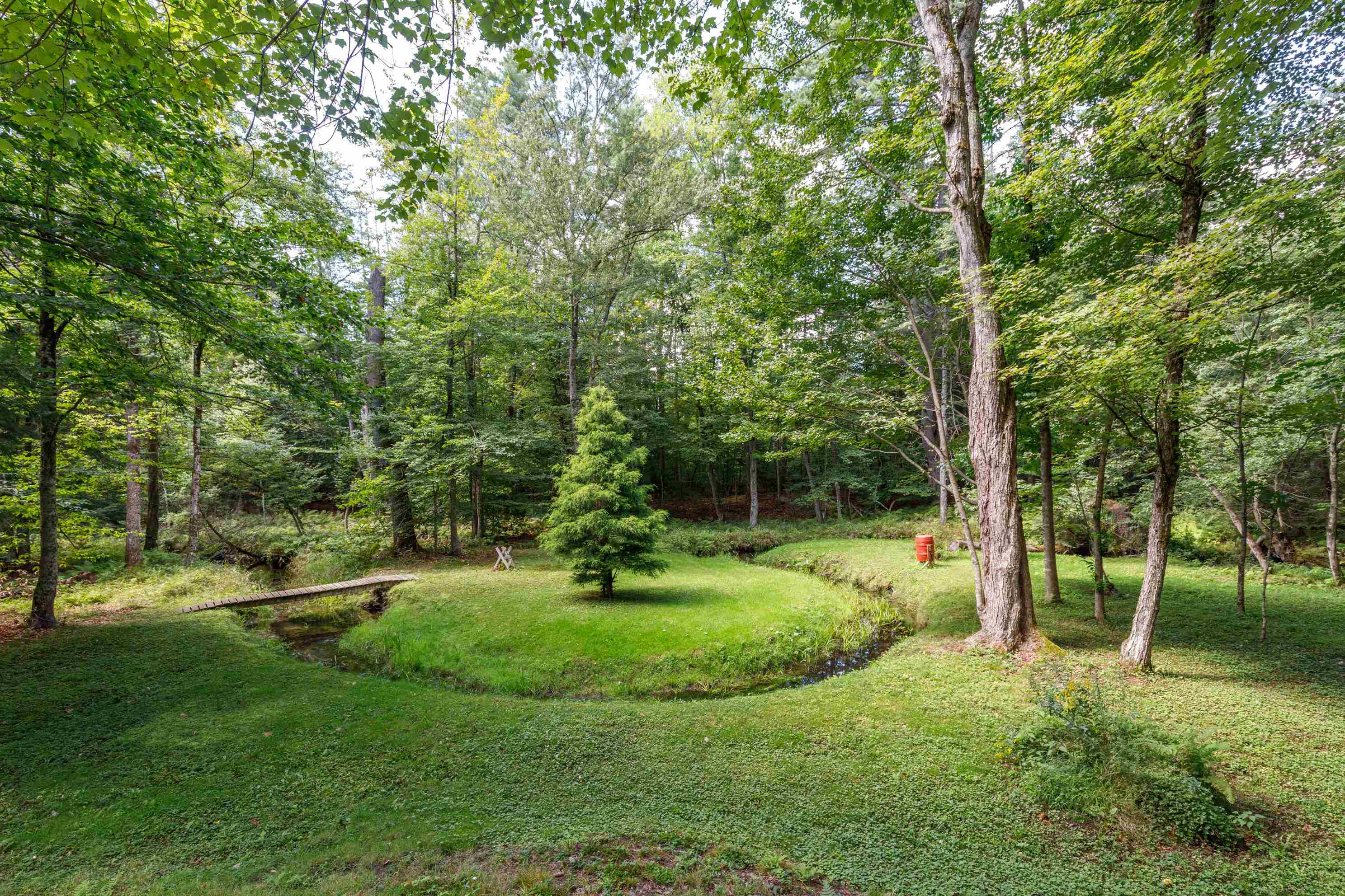 525 Briar Hill Road Property Photo 4