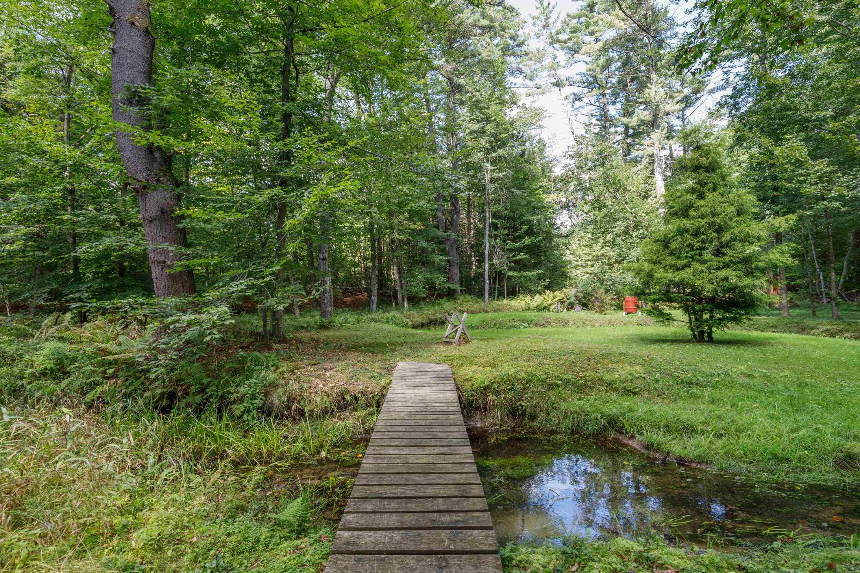 525 Briar Hill Road Property Photo 6