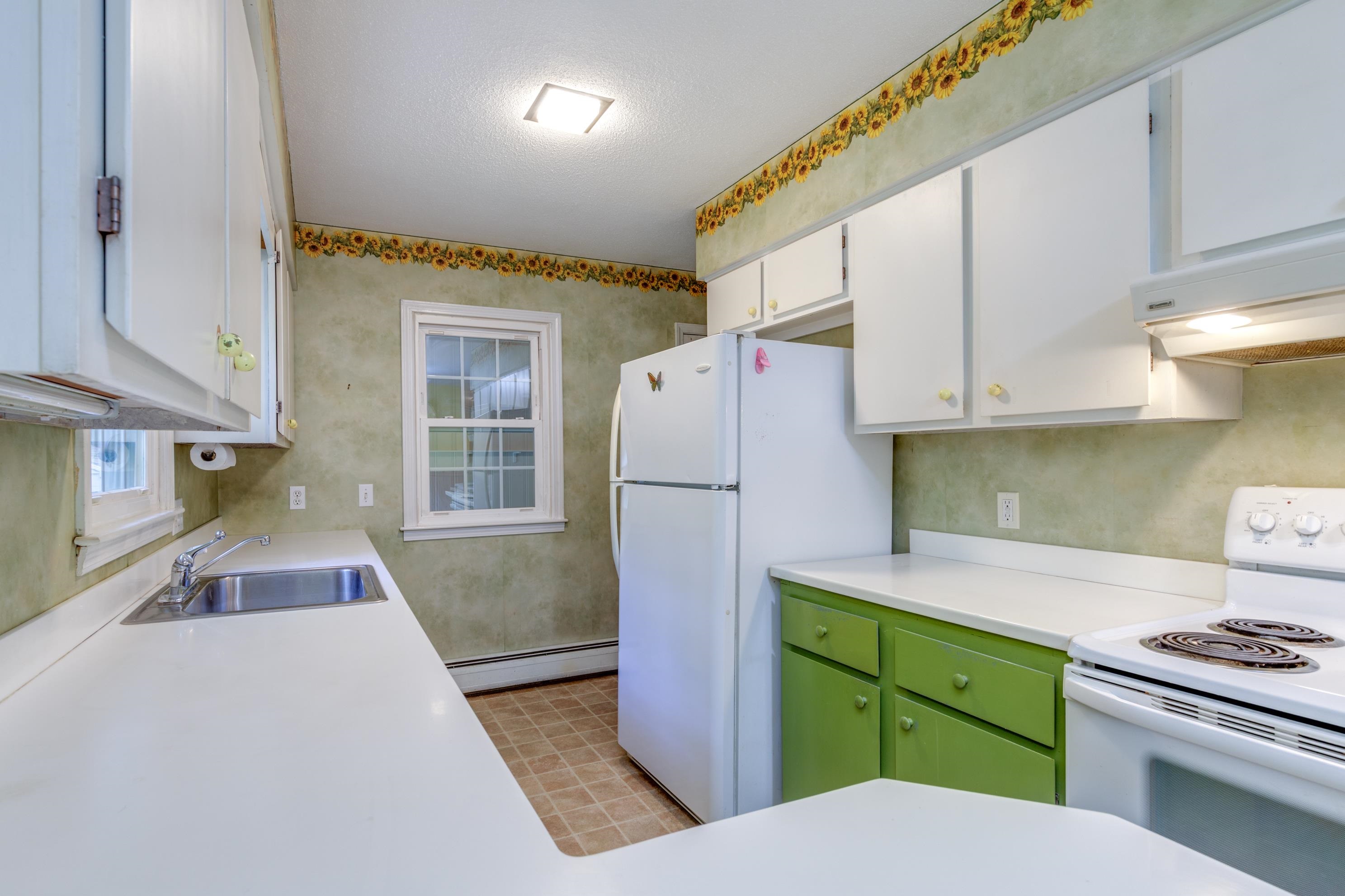 525 Briar Hill Road Property Photo 11