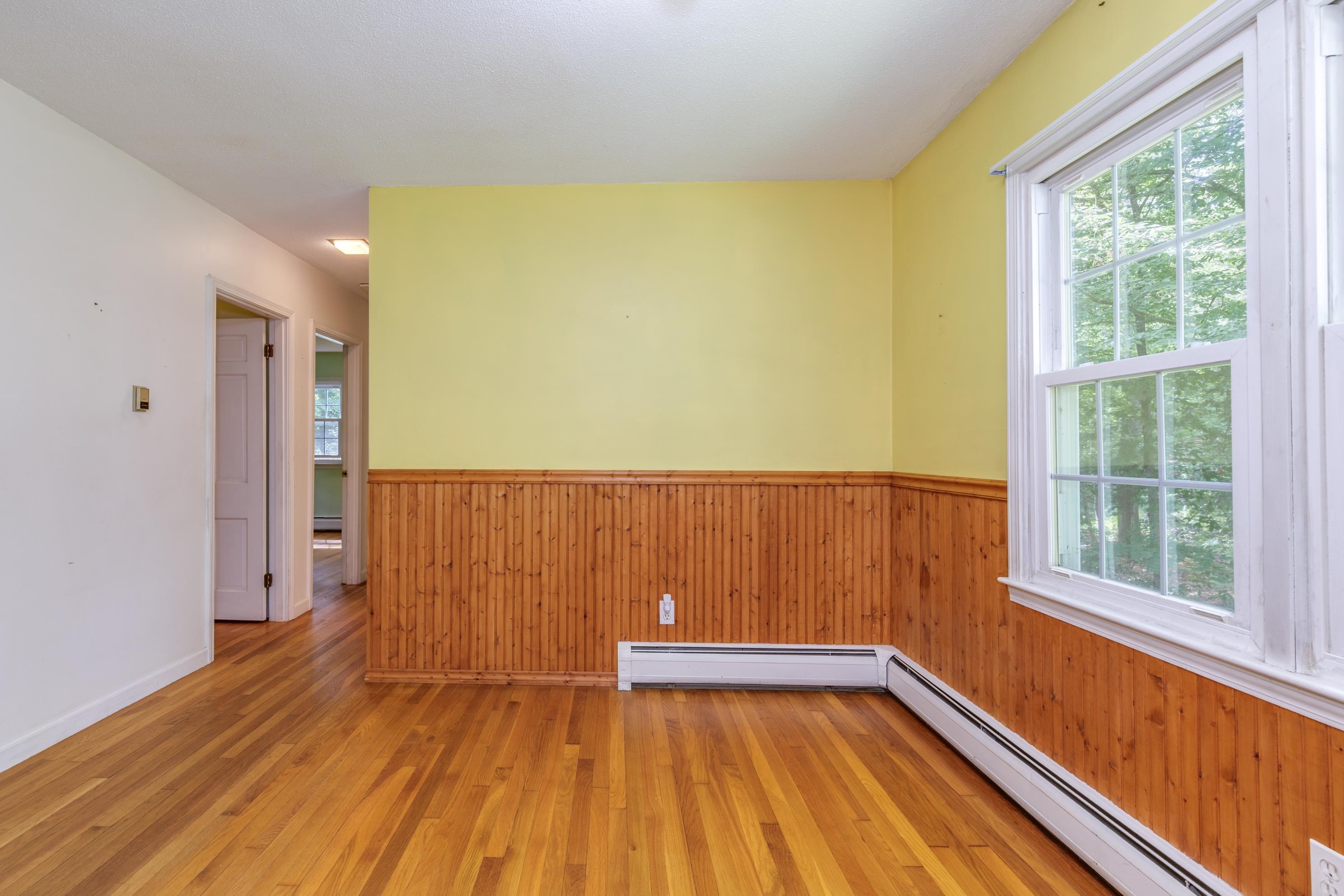 525 Briar Hill Road Property Photo 13