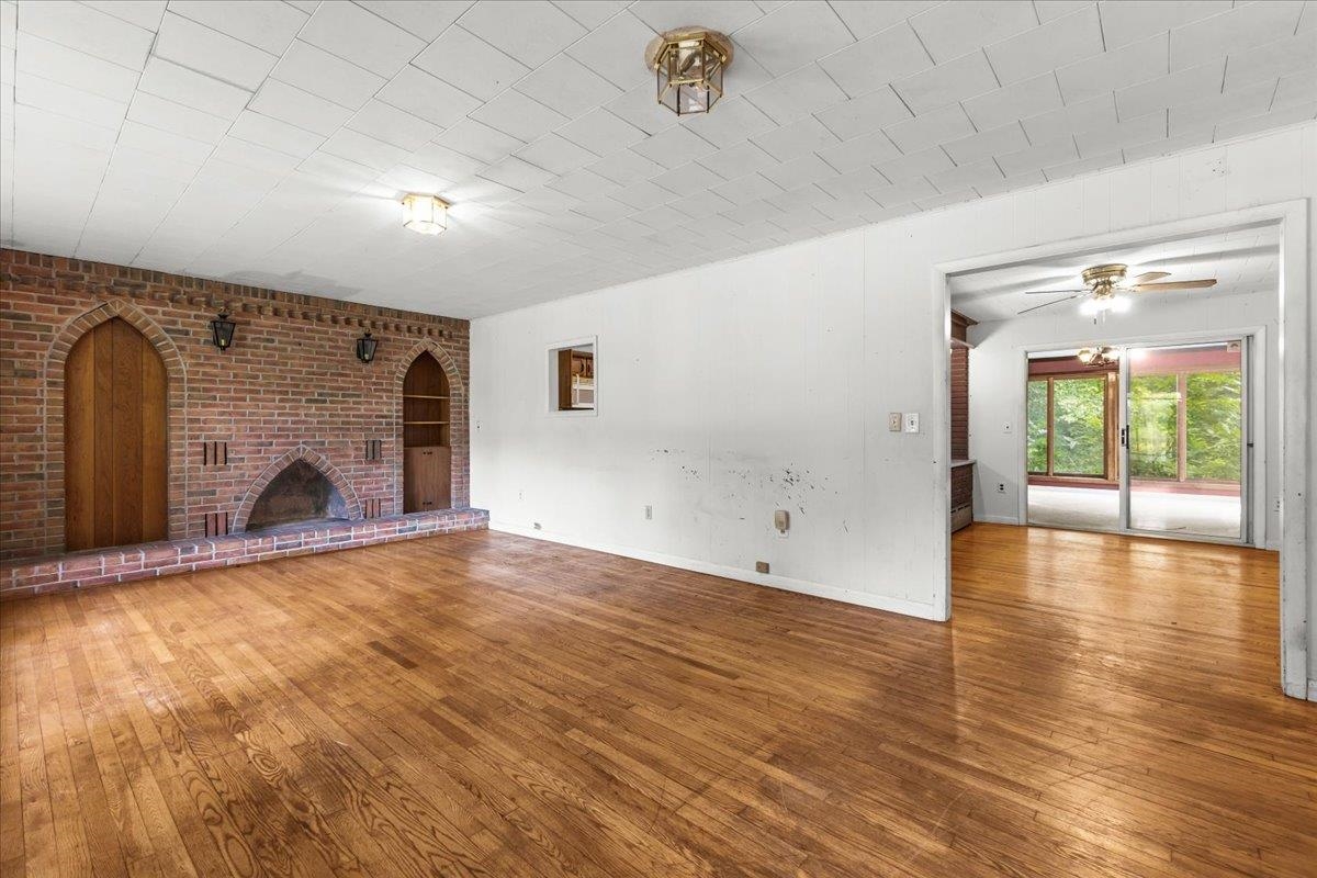 657 West Lakeshore Drive Property Photo 4