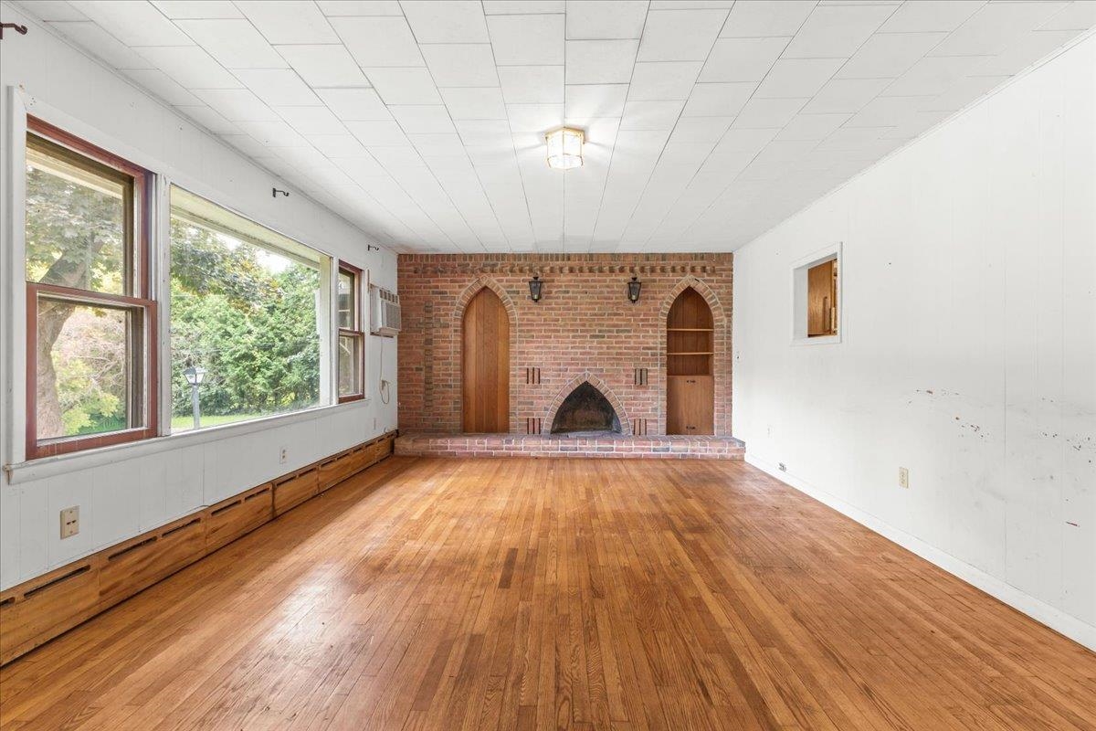 657 West Lakeshore Drive Property Photo 5