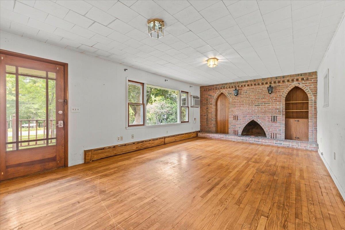 657 West Lakeshore Drive Property Photo 6