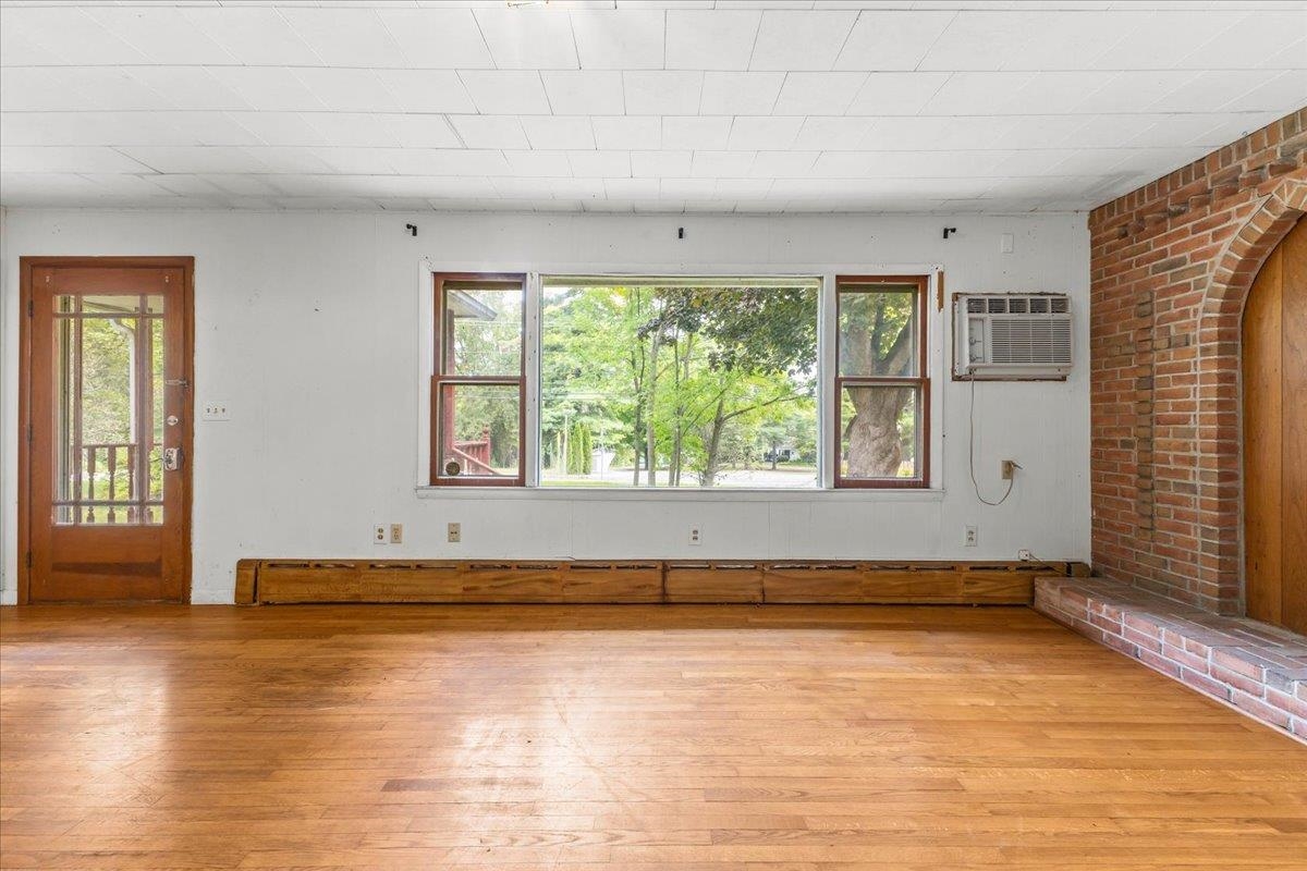 657 West Lakeshore Drive Property Photo 7