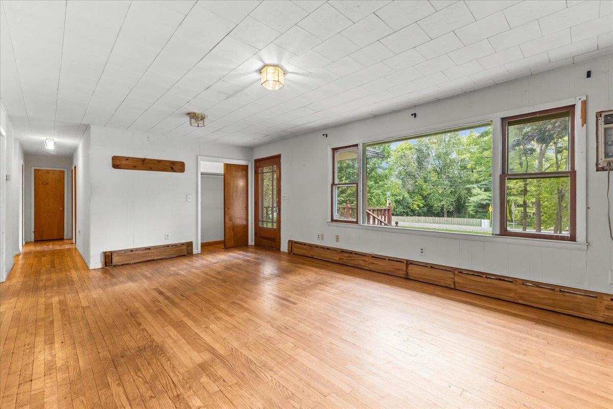 657 West Lakeshore Drive Property Photo 8