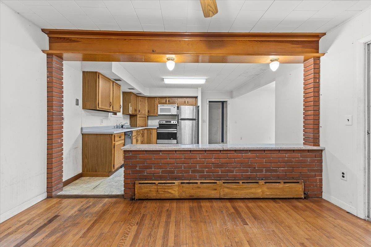 657 West Lakeshore Drive Property Photo 17