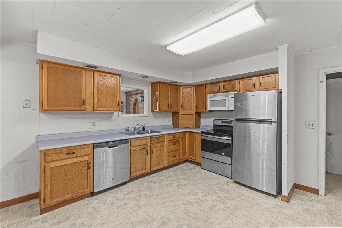 657 West Lakeshore Drive Property Photo 23