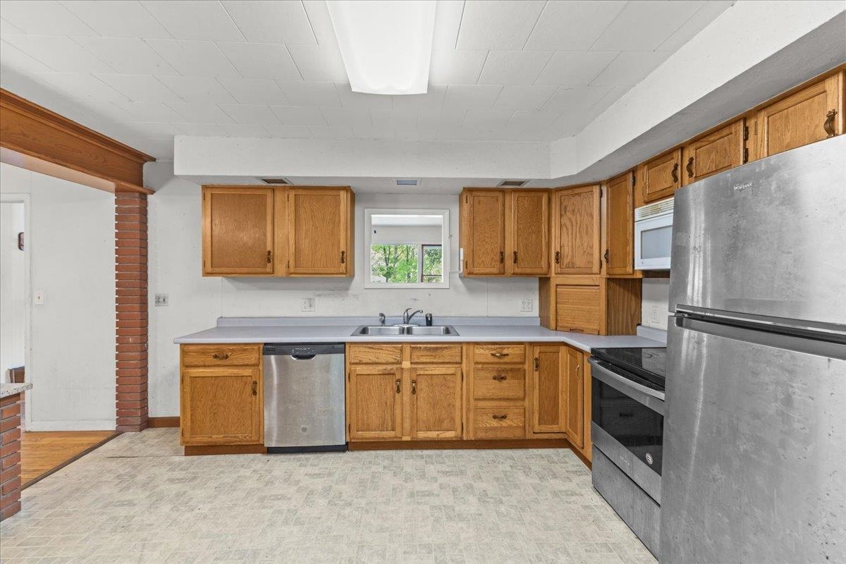 657 West Lakeshore Drive Property Photo 24
