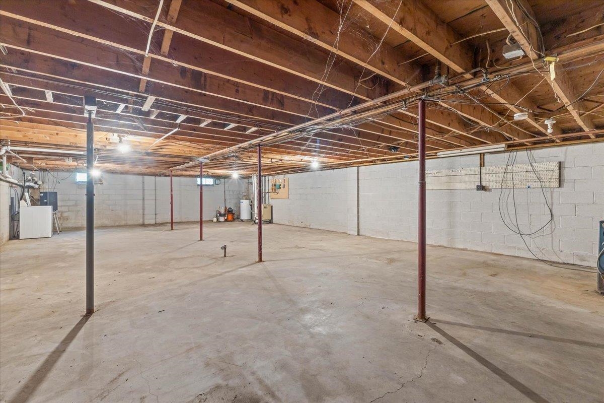 657 West Lakeshore Drive Property Photo 41