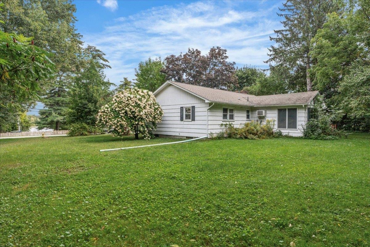 657 West Lakeshore Drive Property Photo 49