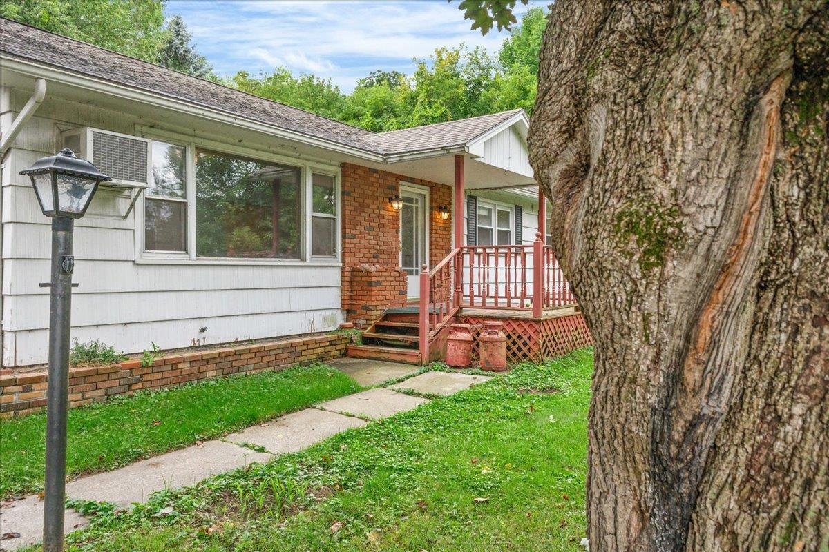 657 West Lakeshore Drive Property Photo 51