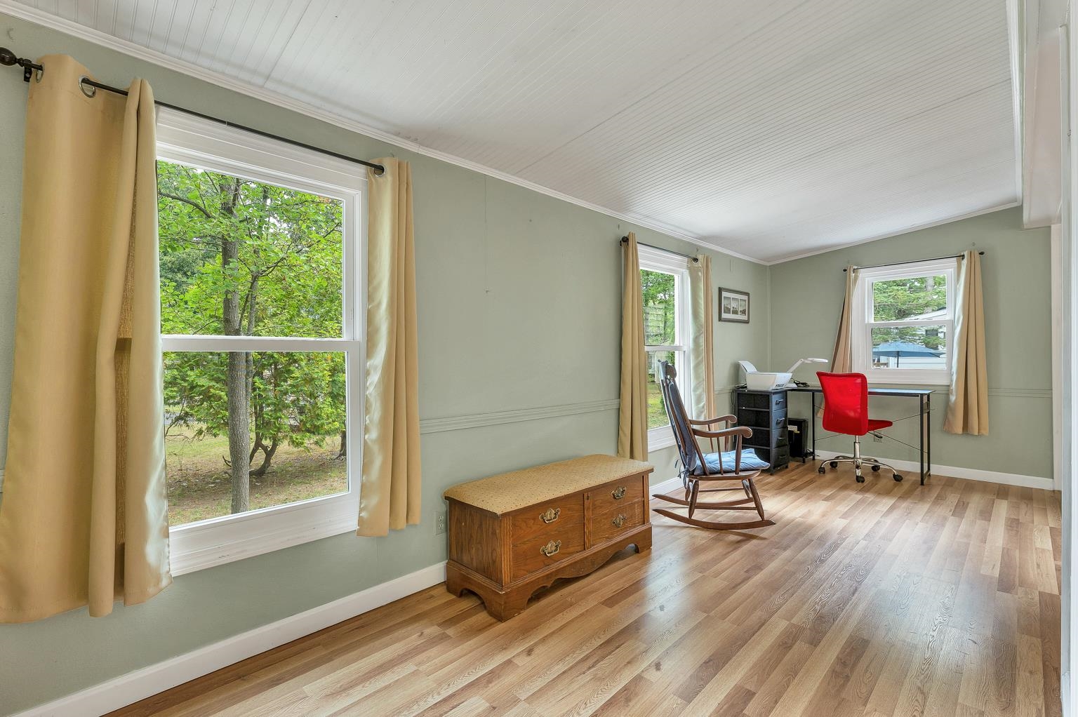 5 North Dewberry Lane Property Photo 10