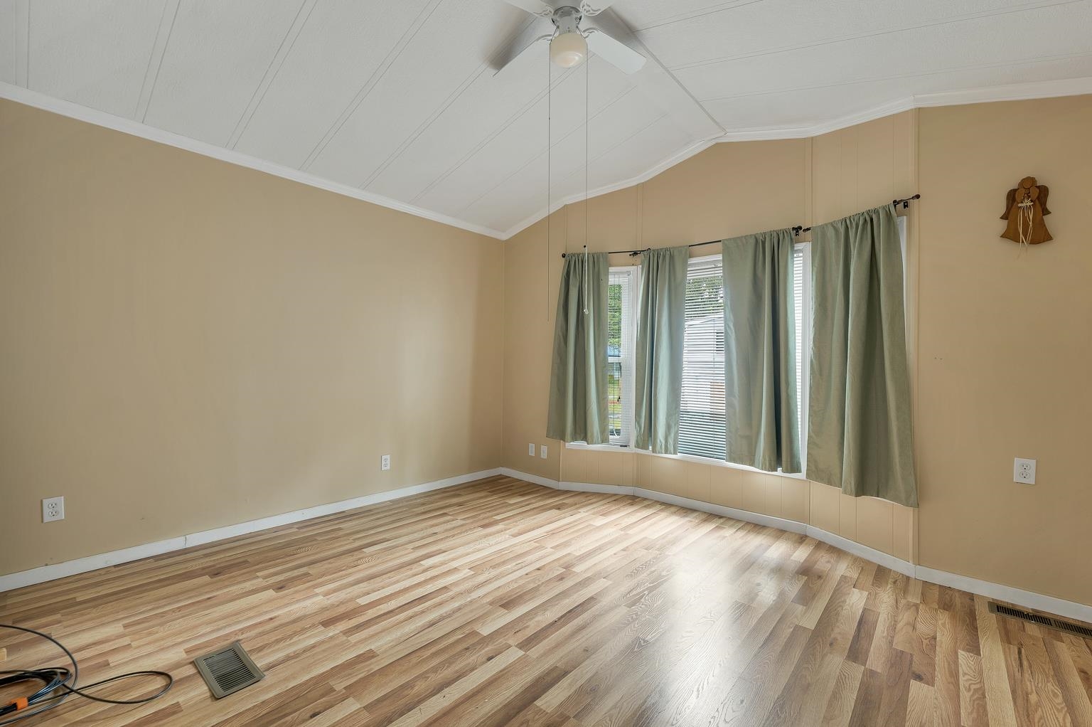 5 North Dewberry Lane Property Photo 14