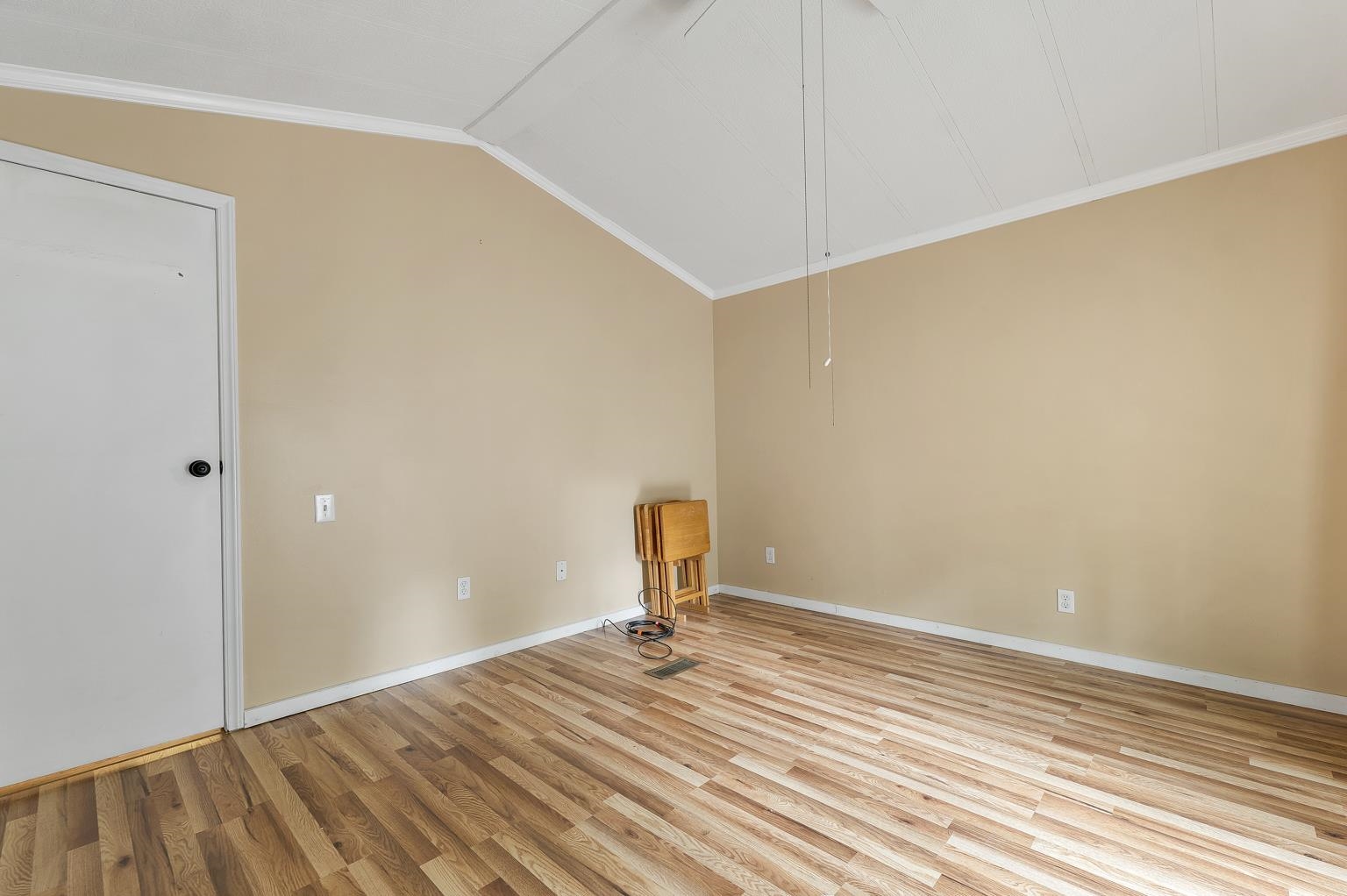 5 North Dewberry Lane Property Photo 15