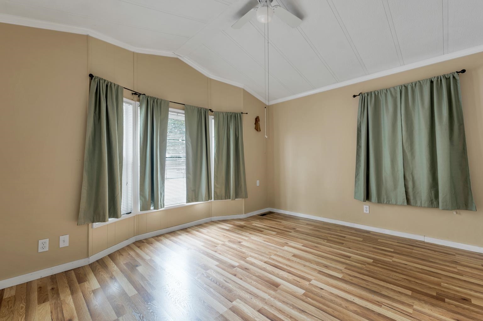 5 North Dewberry Lane Property Photo 16