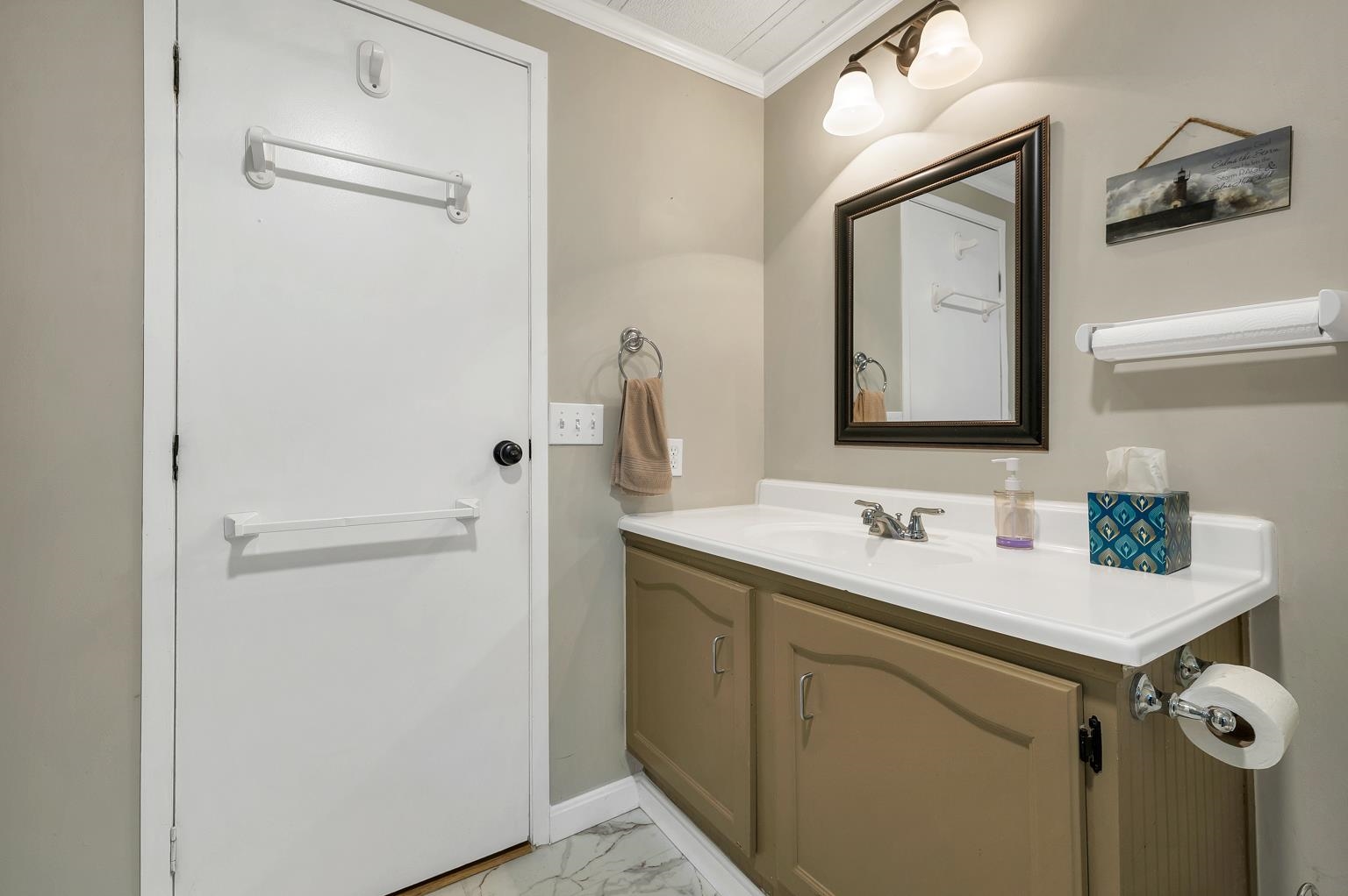 5 North Dewberry Lane Property Photo 18