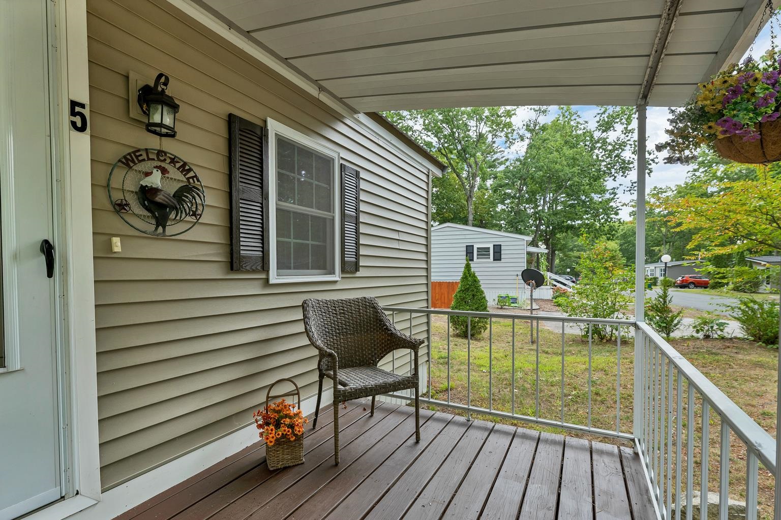 5 North Dewberry Lane Property Photo 23