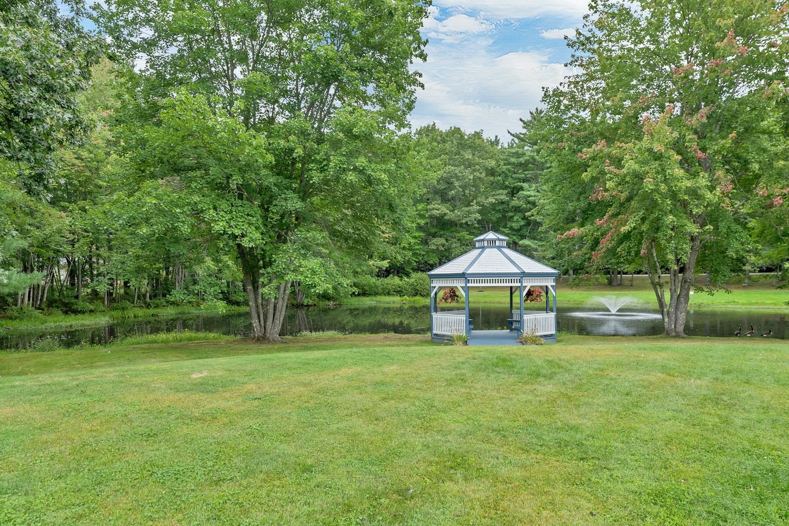 5 North Dewberry Lane Property Photo 27