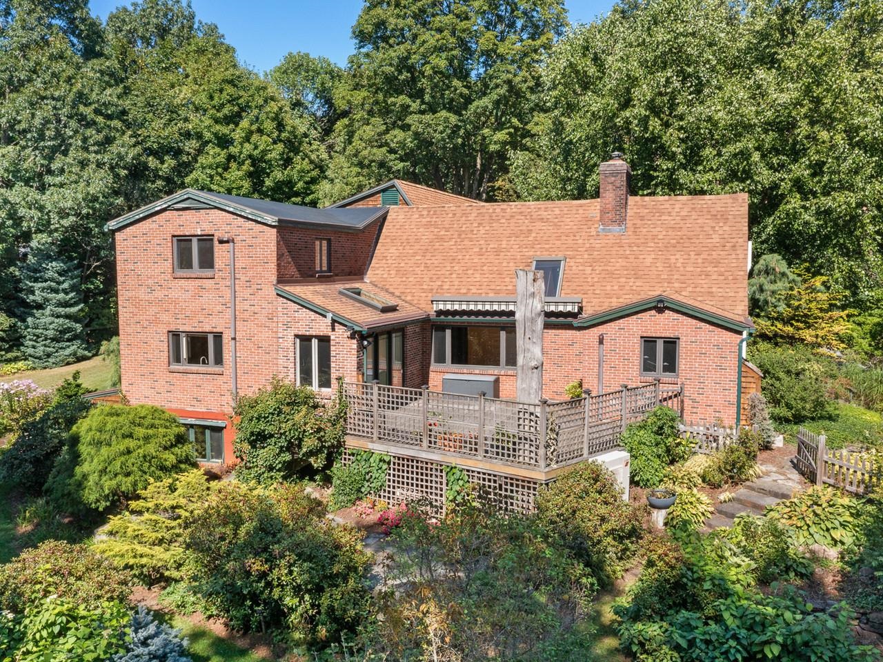 106 Ledge Road Property Photo 1