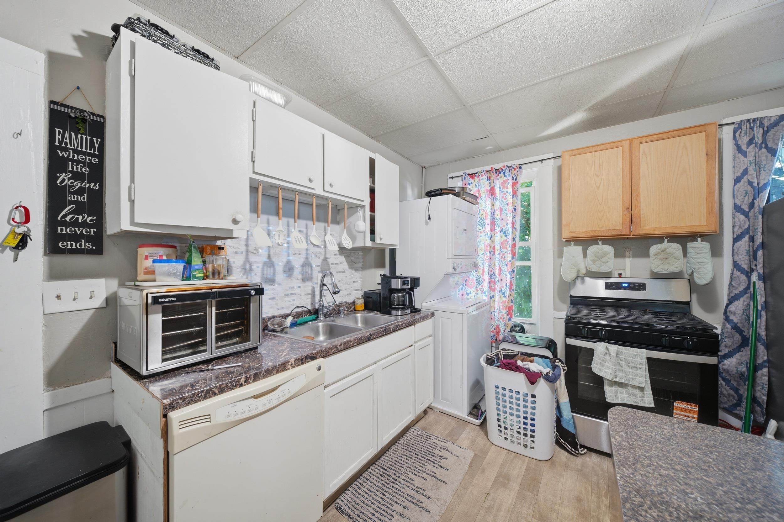 201 Auburn Street Property Photo 12