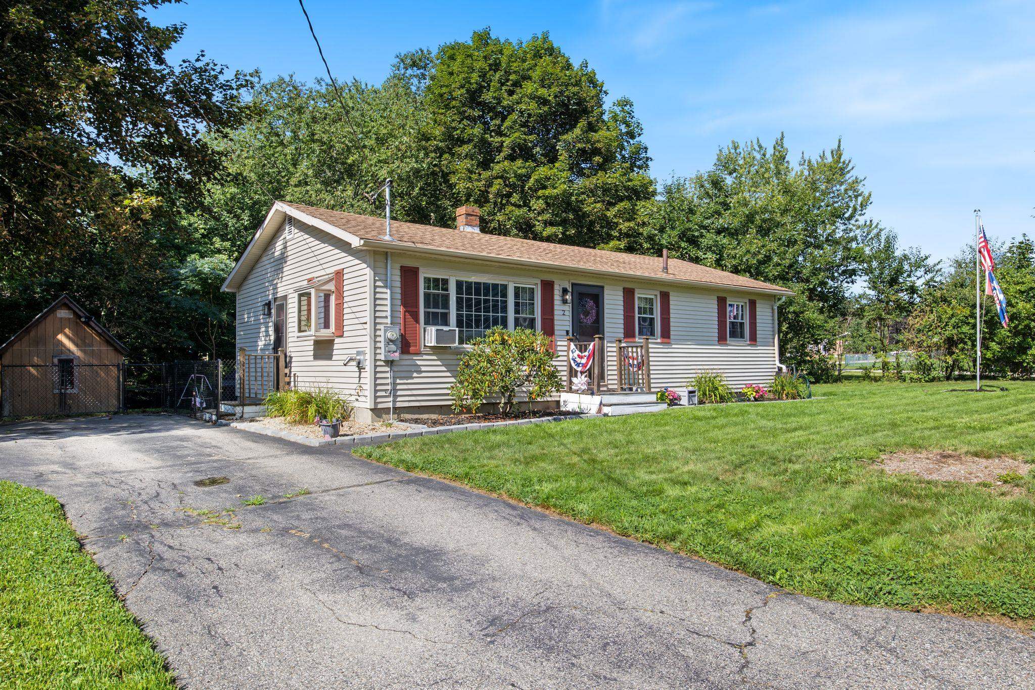 2 Hemlock Circle Property Photo 1