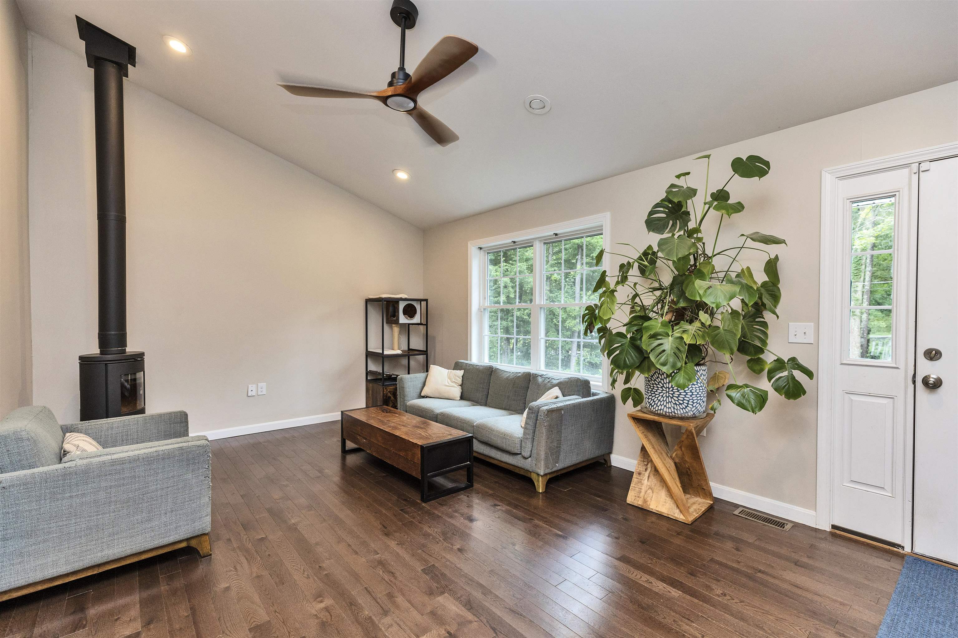 12 Springvale Avenue Property Photo 6