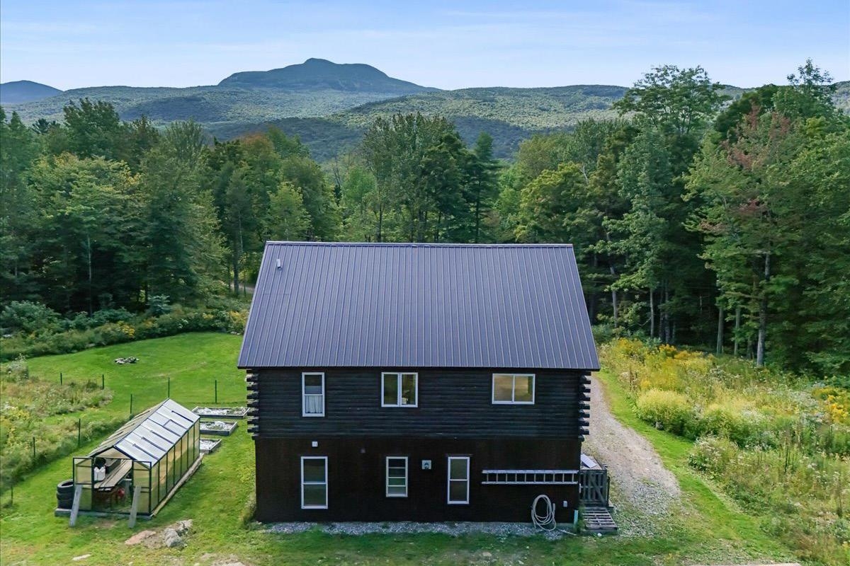 1314 Scrabble Hill Road Property Photo 3