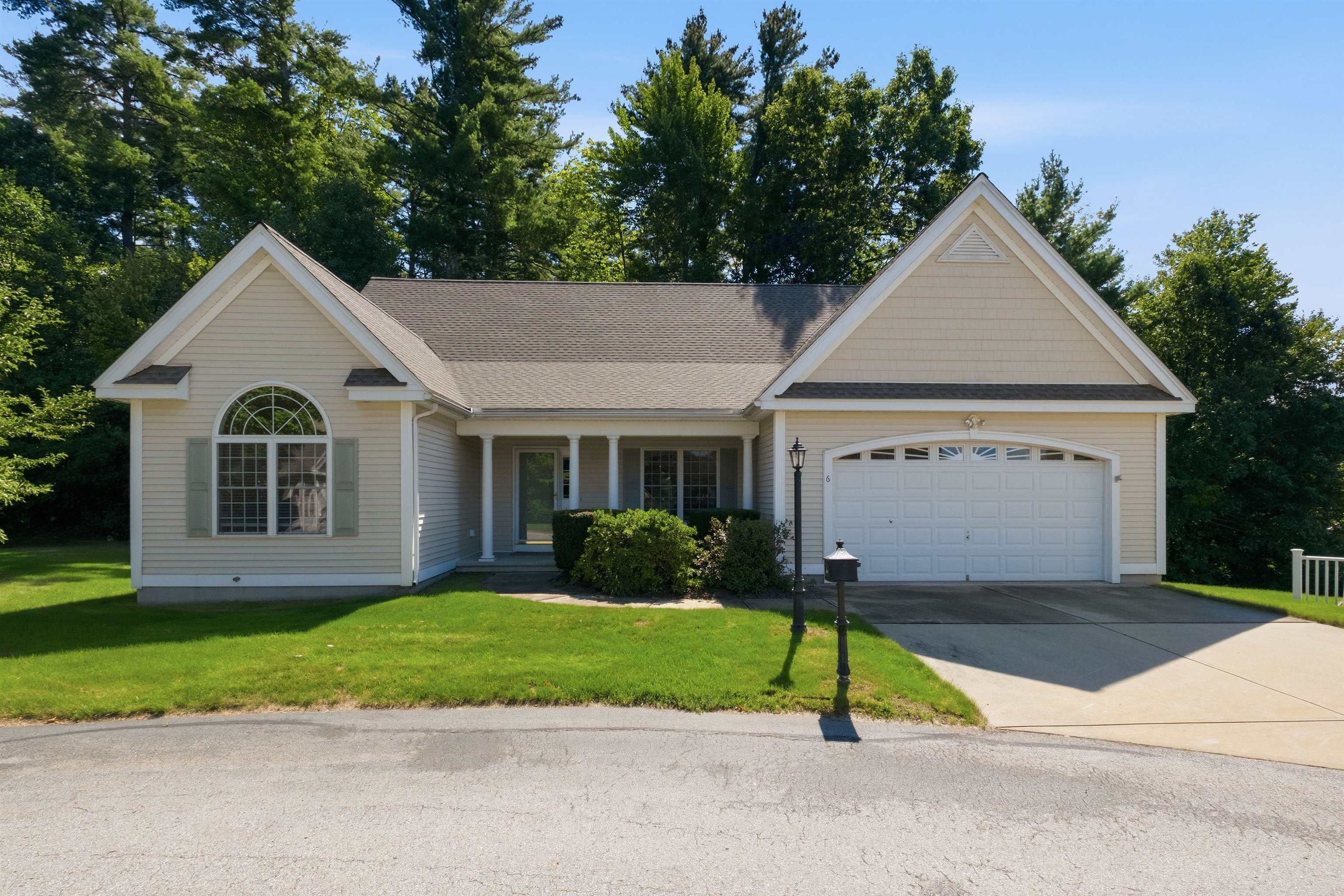 6 Holly Circle Property Photo 1