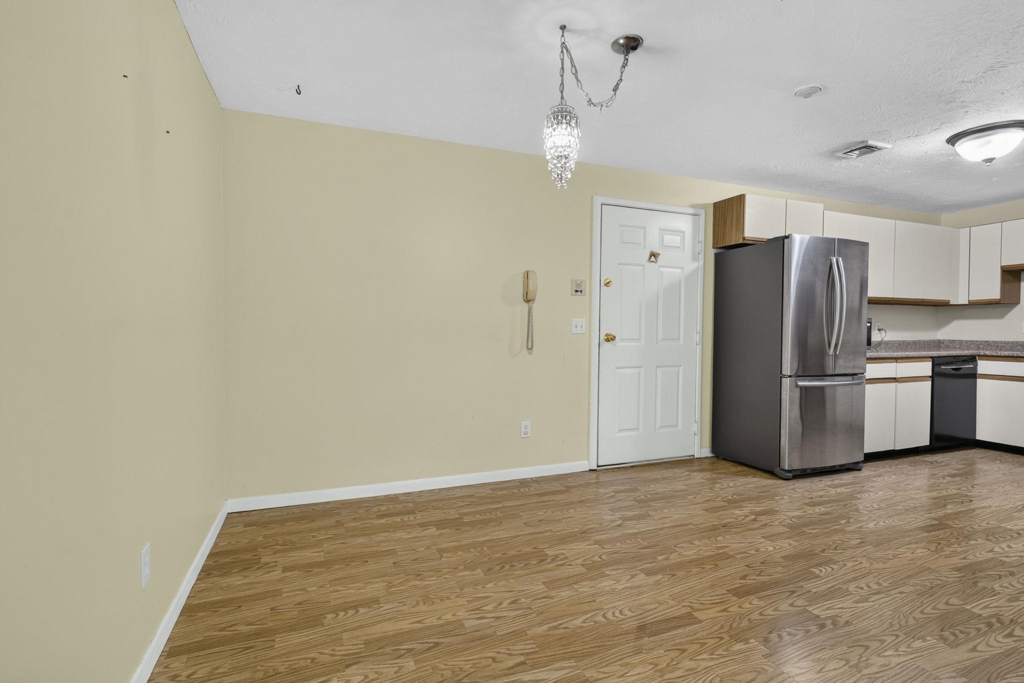 307b Amherst Street Property Photo 10