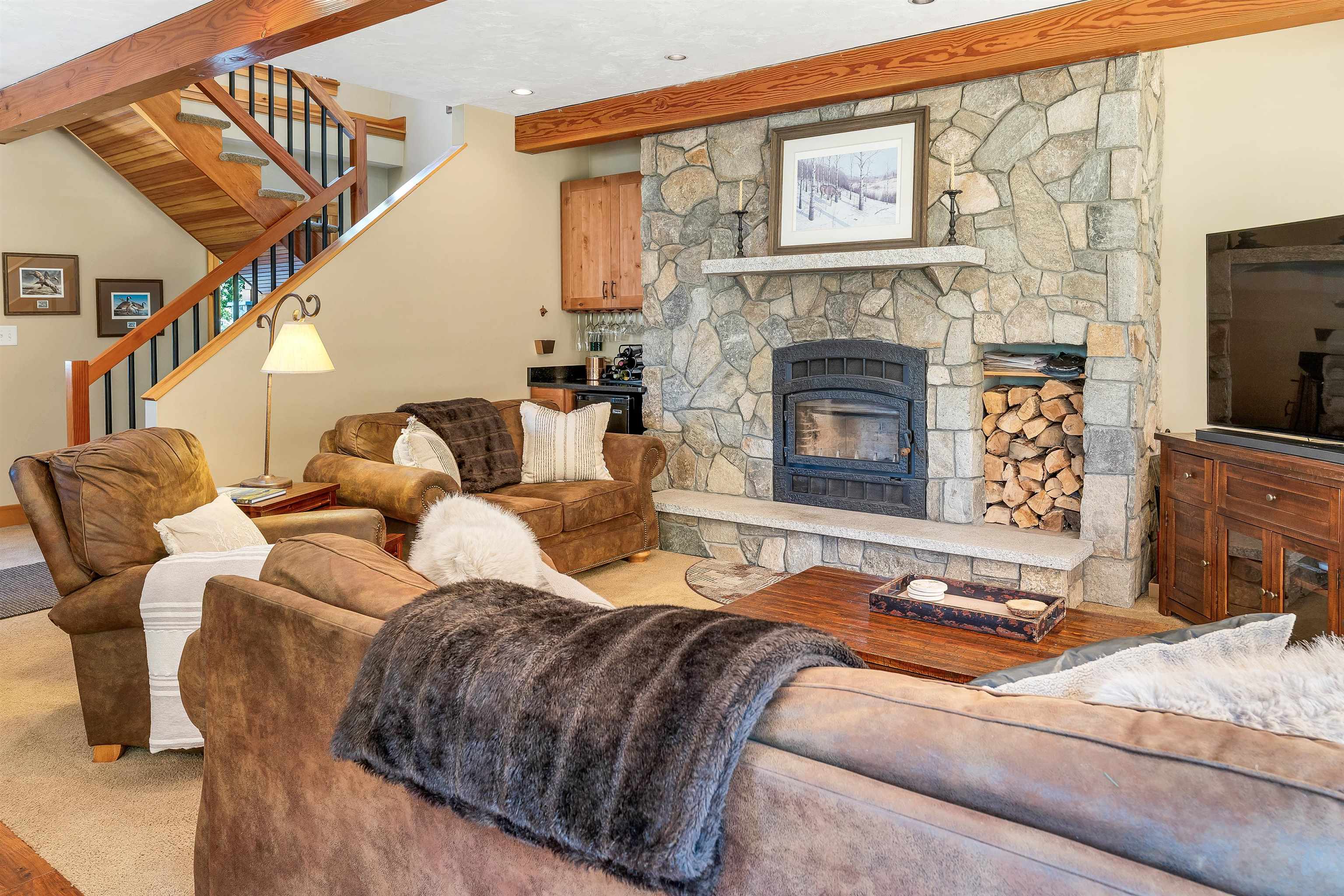 31 Ammonoosuc Drive Property Photo 6
