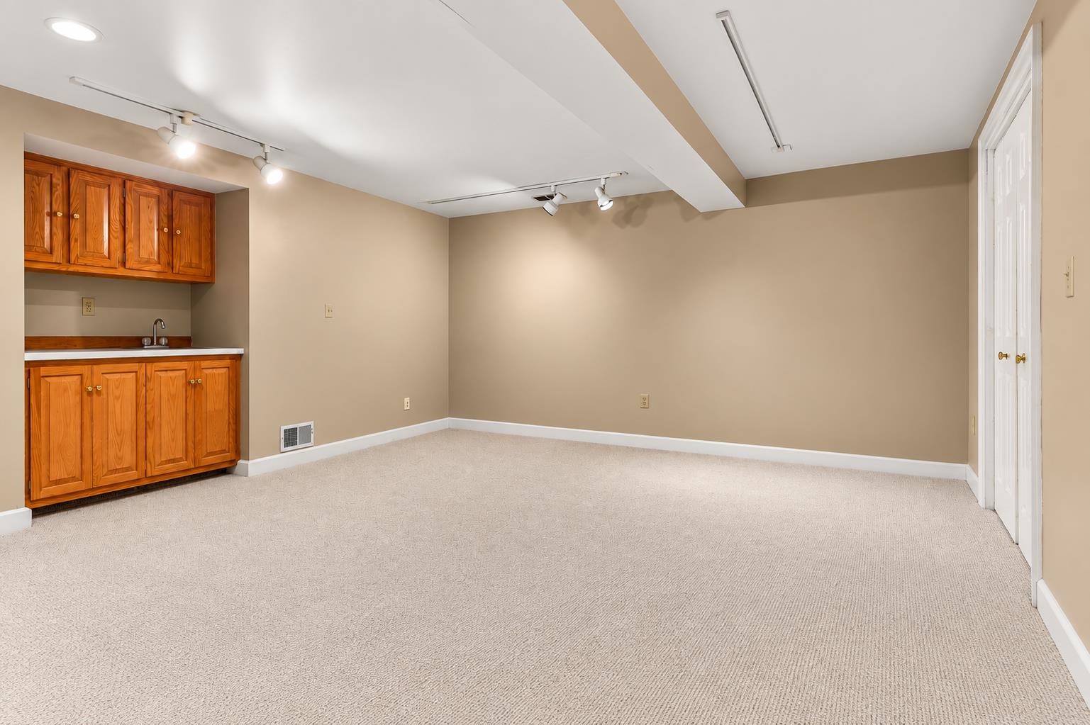 5 Peninsula Drive Property Photo 27