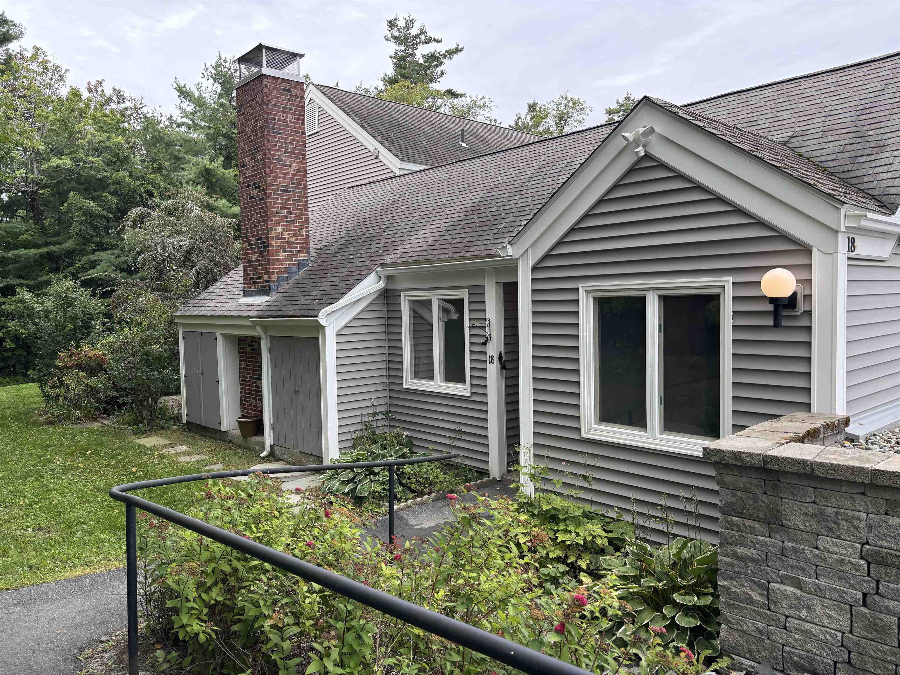 18 Hilltop Place Property Photo 2