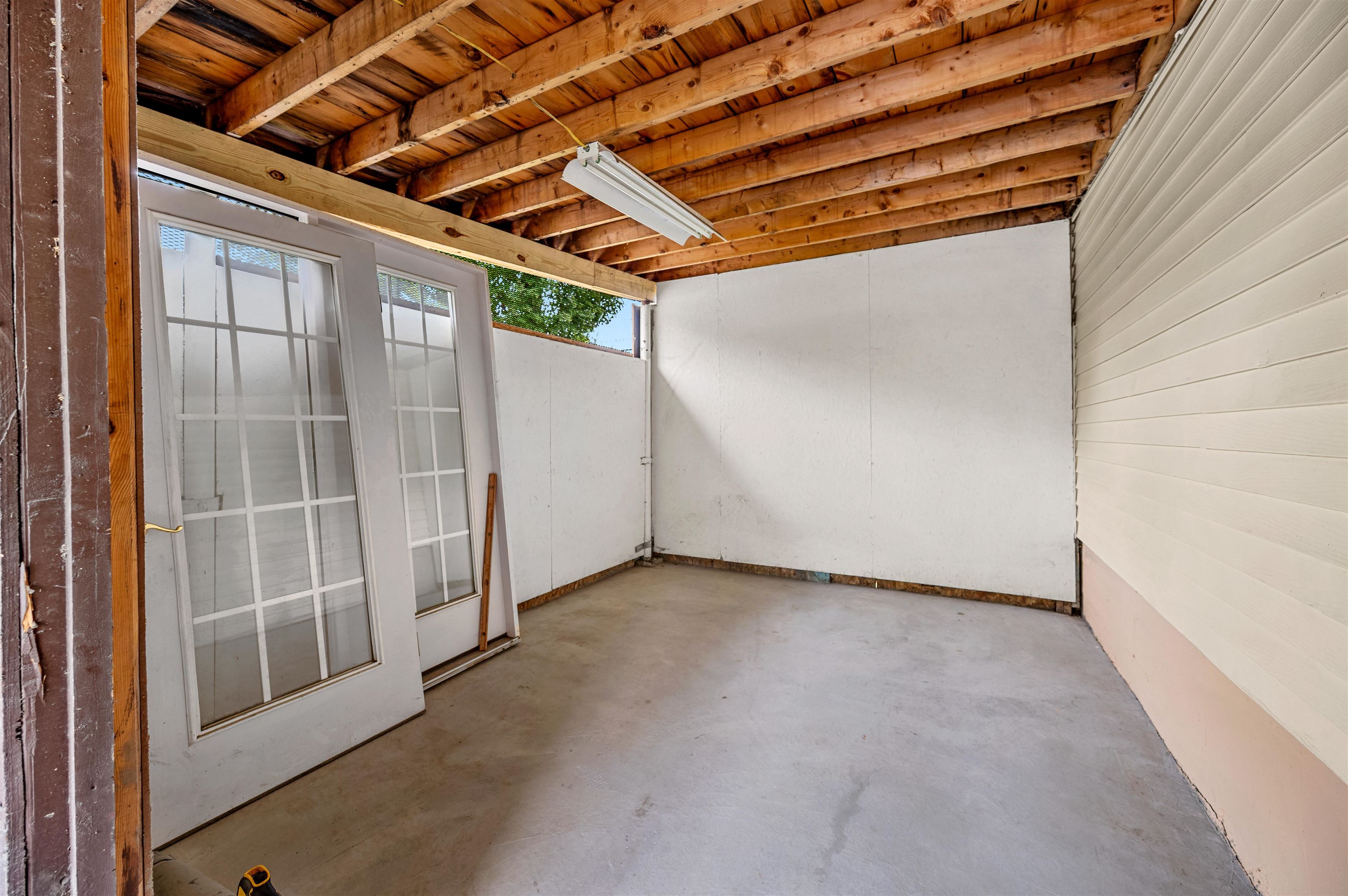 321 State Street Property Photo 41