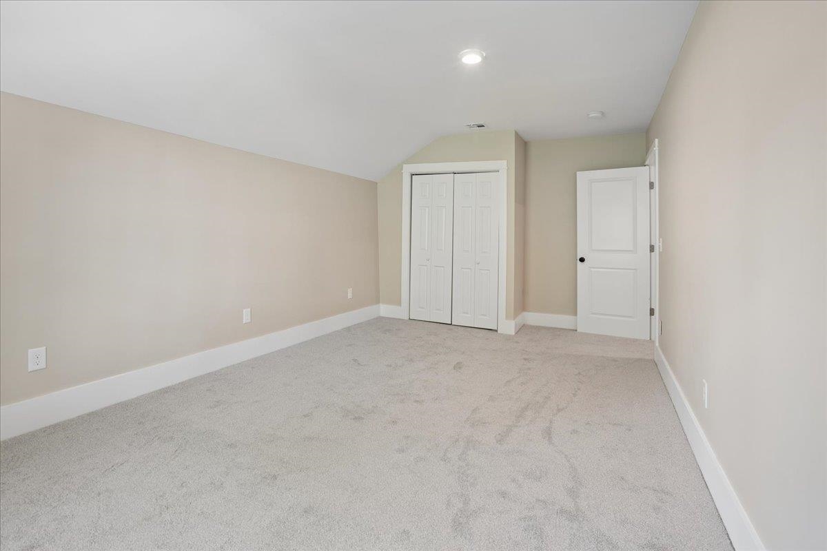 26 Lamonte Street Property Photo 31