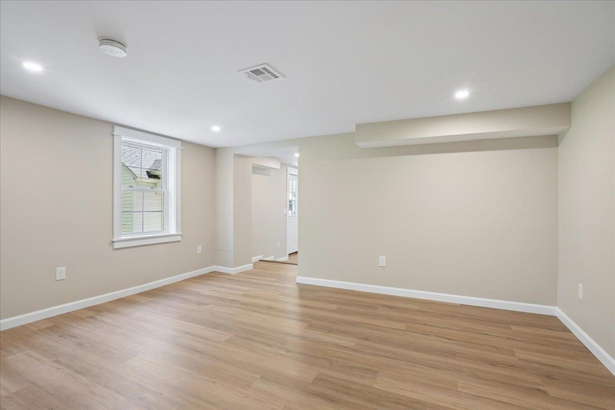 26 Lamonte Street Property Photo 45