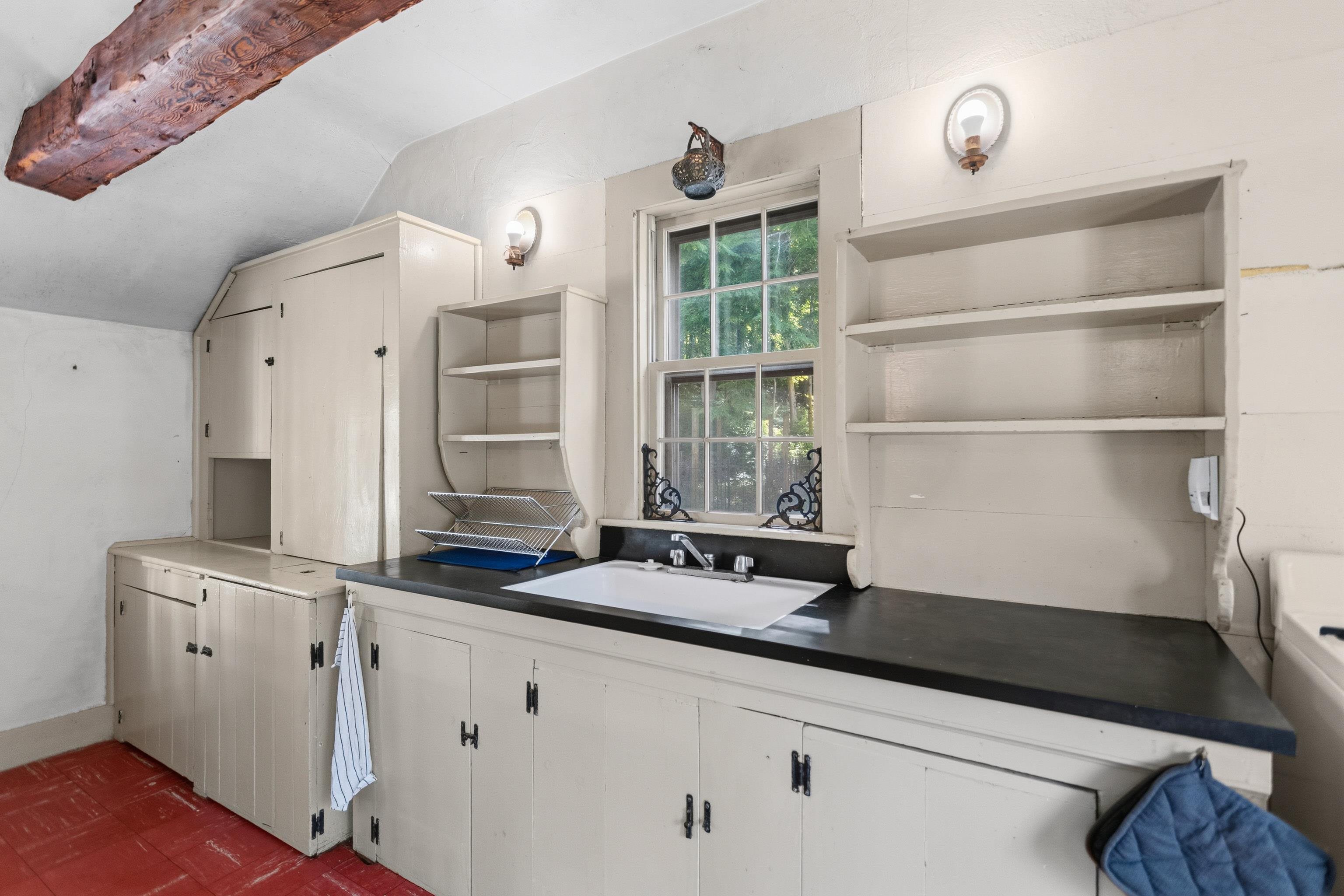 6 Forest Road Property Photo 16