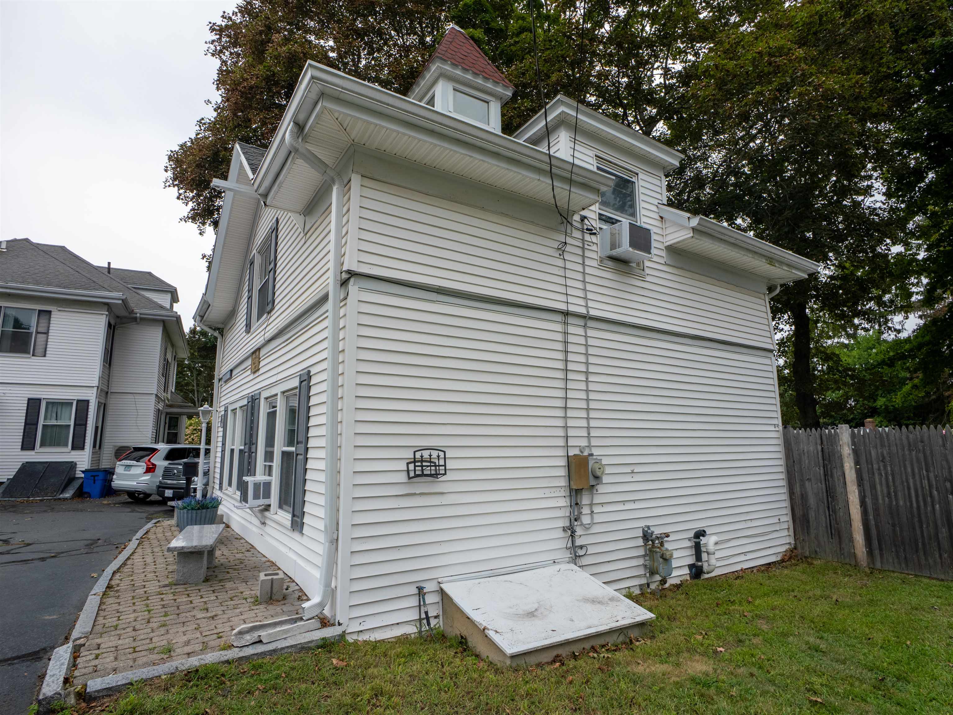 169 Lafayette Road Property Photo 4