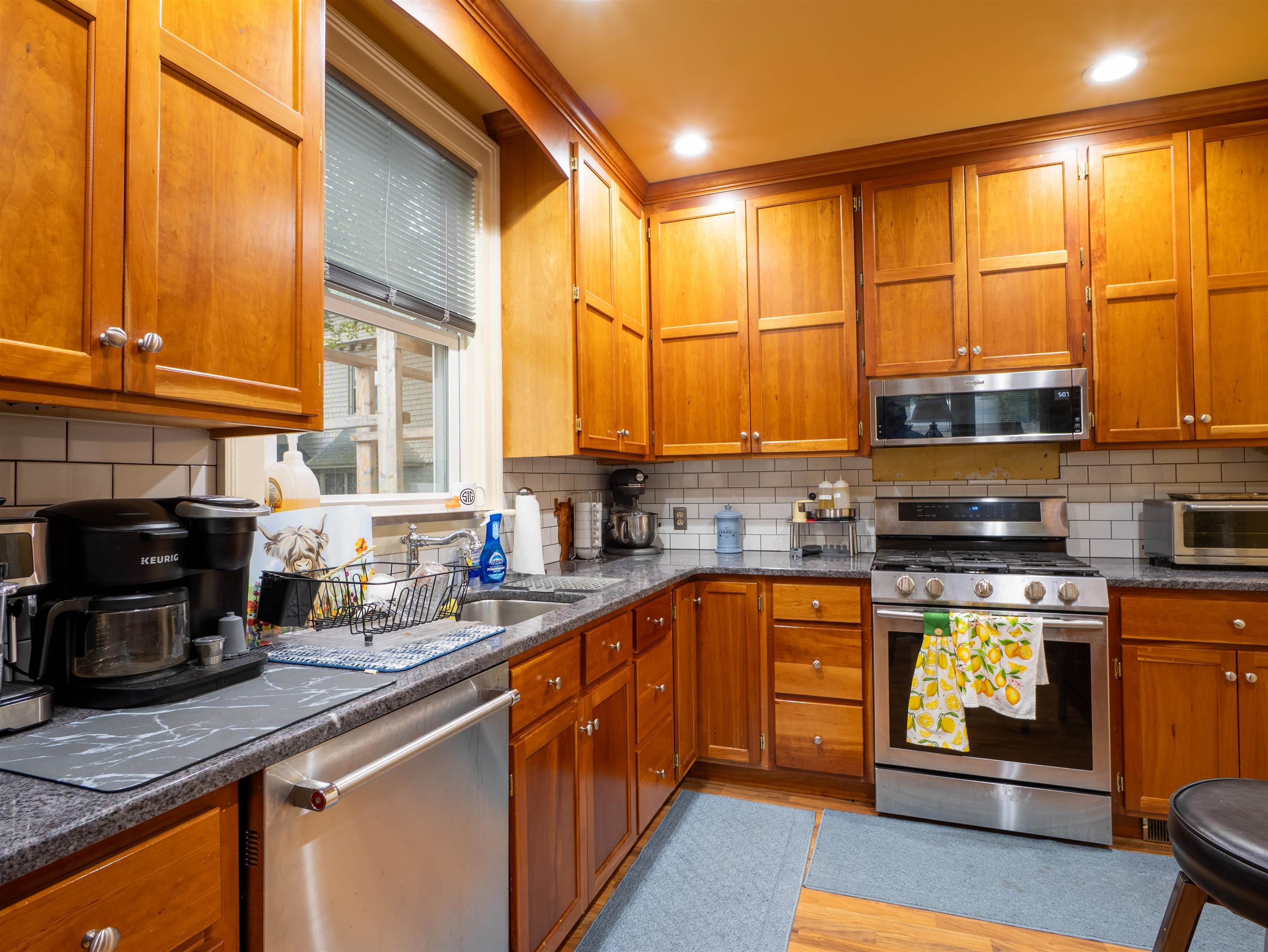 169 Lafayette Road Property Photo 6