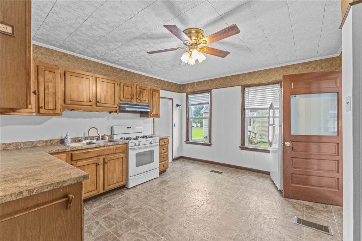 49 Canada Street Property Photo 18