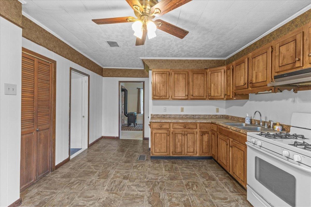 49 Canada Street Property Photo 21