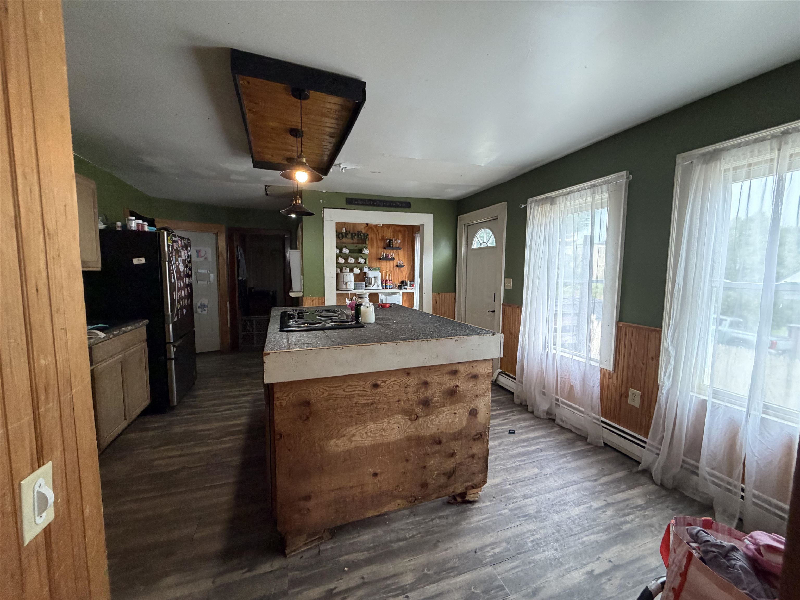 653 2nd Avenue Property Photo 5