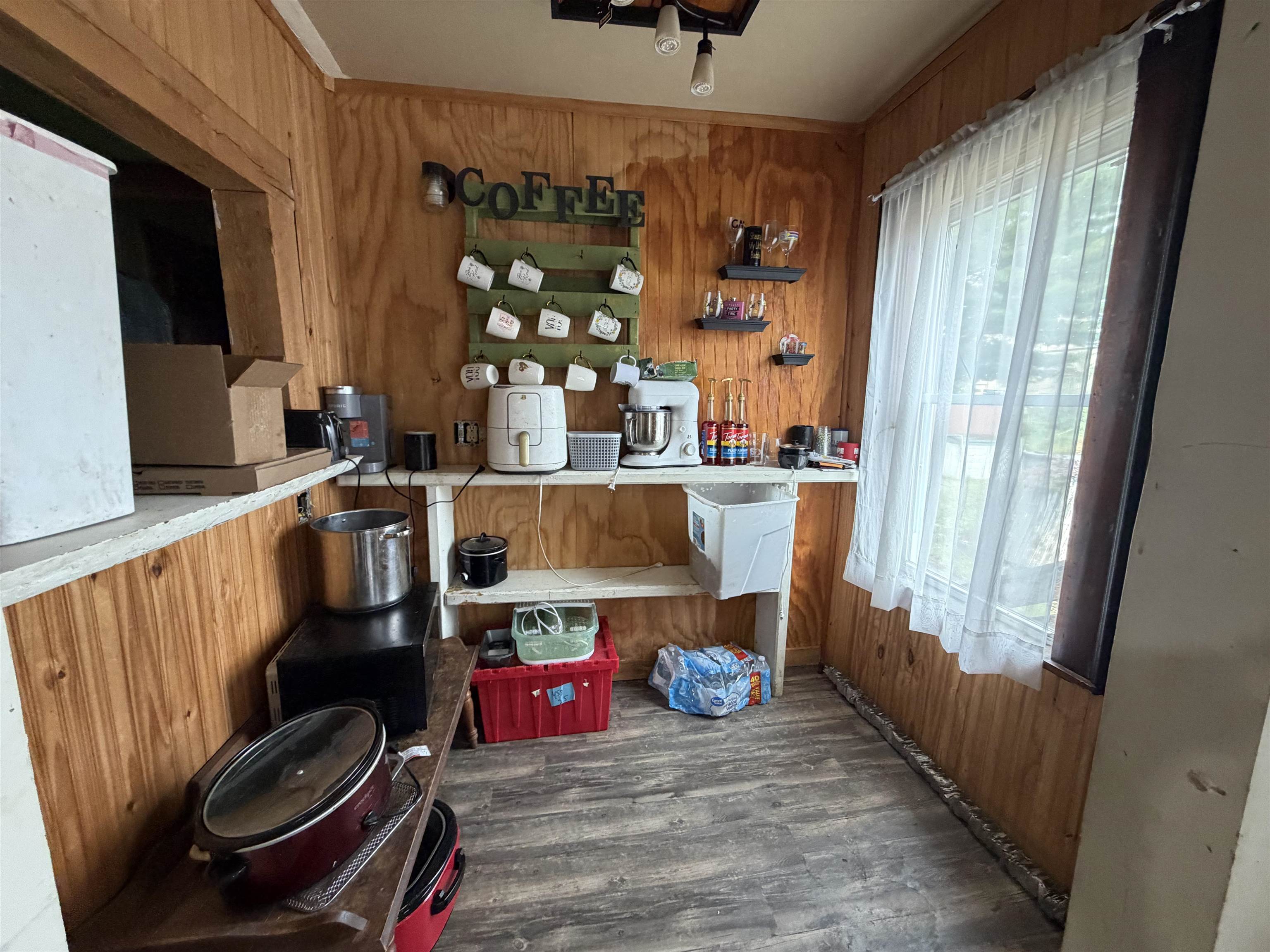 653 2nd Avenue Property Photo 6