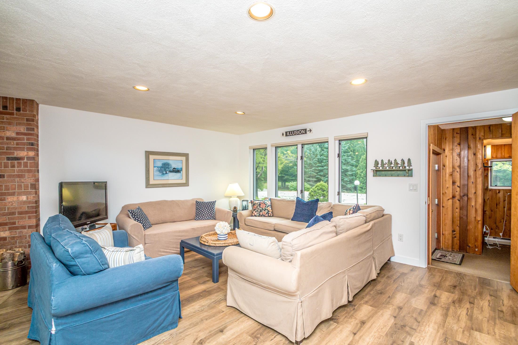 7 Top Notch Road Property Photo 9