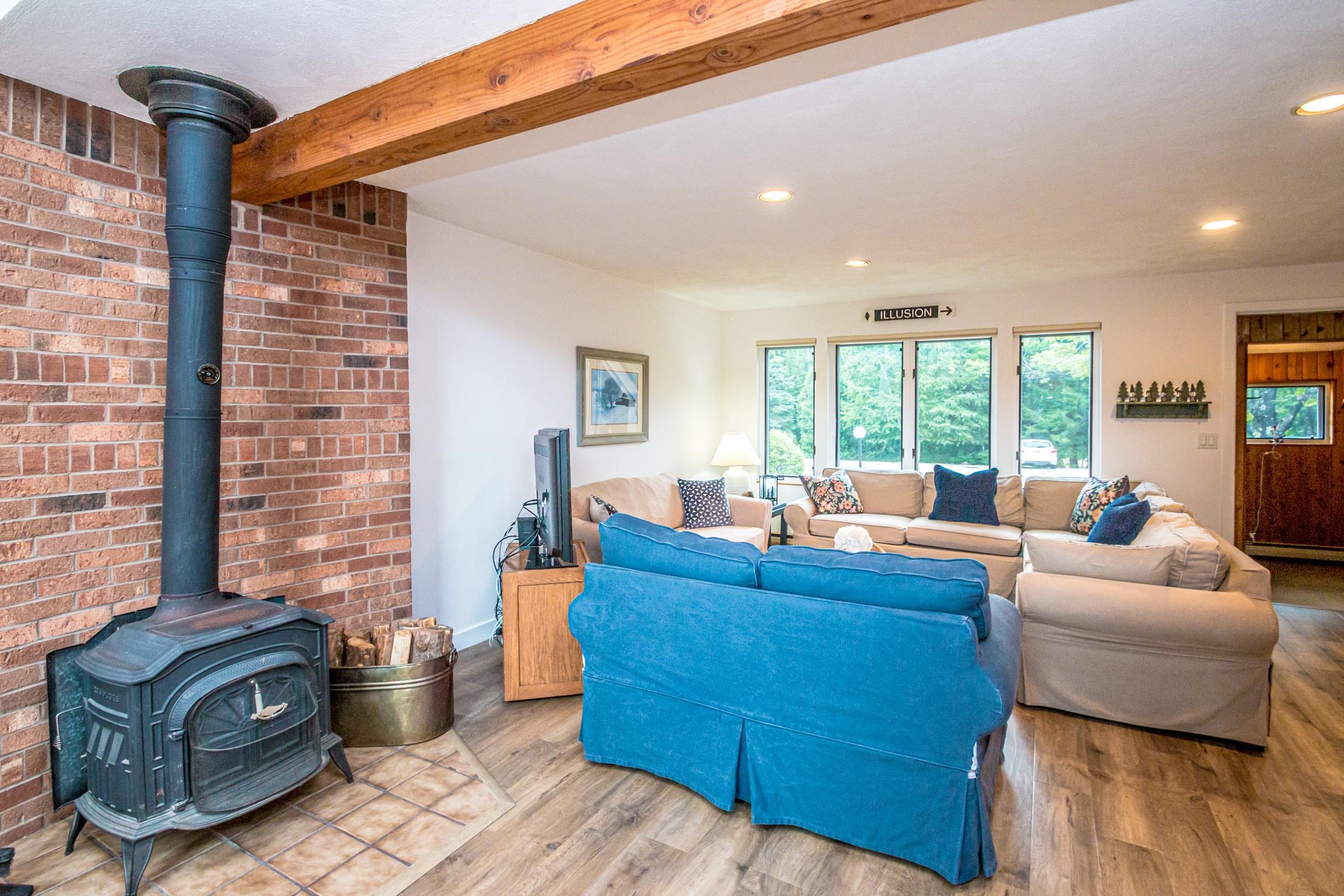 7 Top Notch Road Property Photo 10