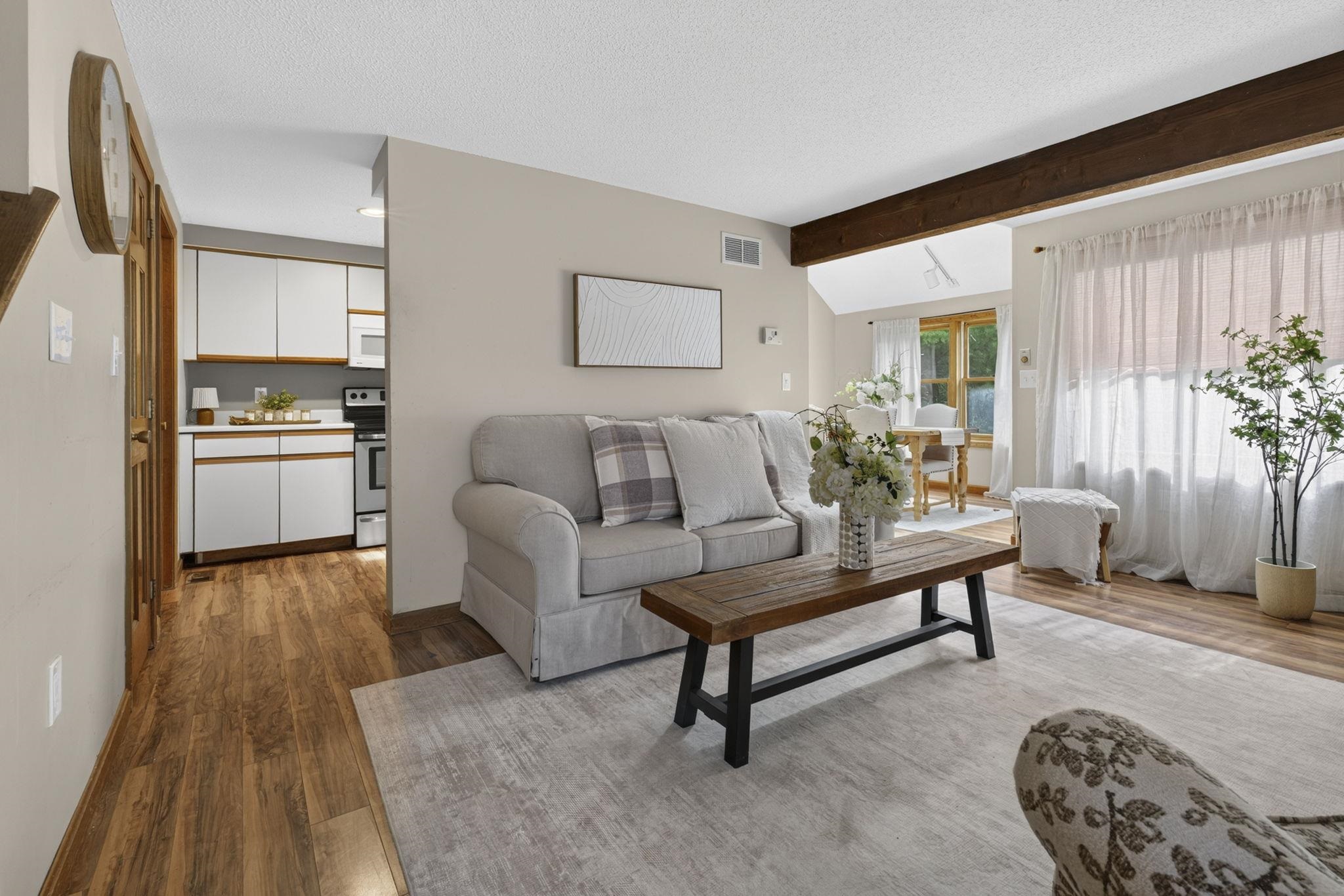61 Stacey Circle Property Photo 5