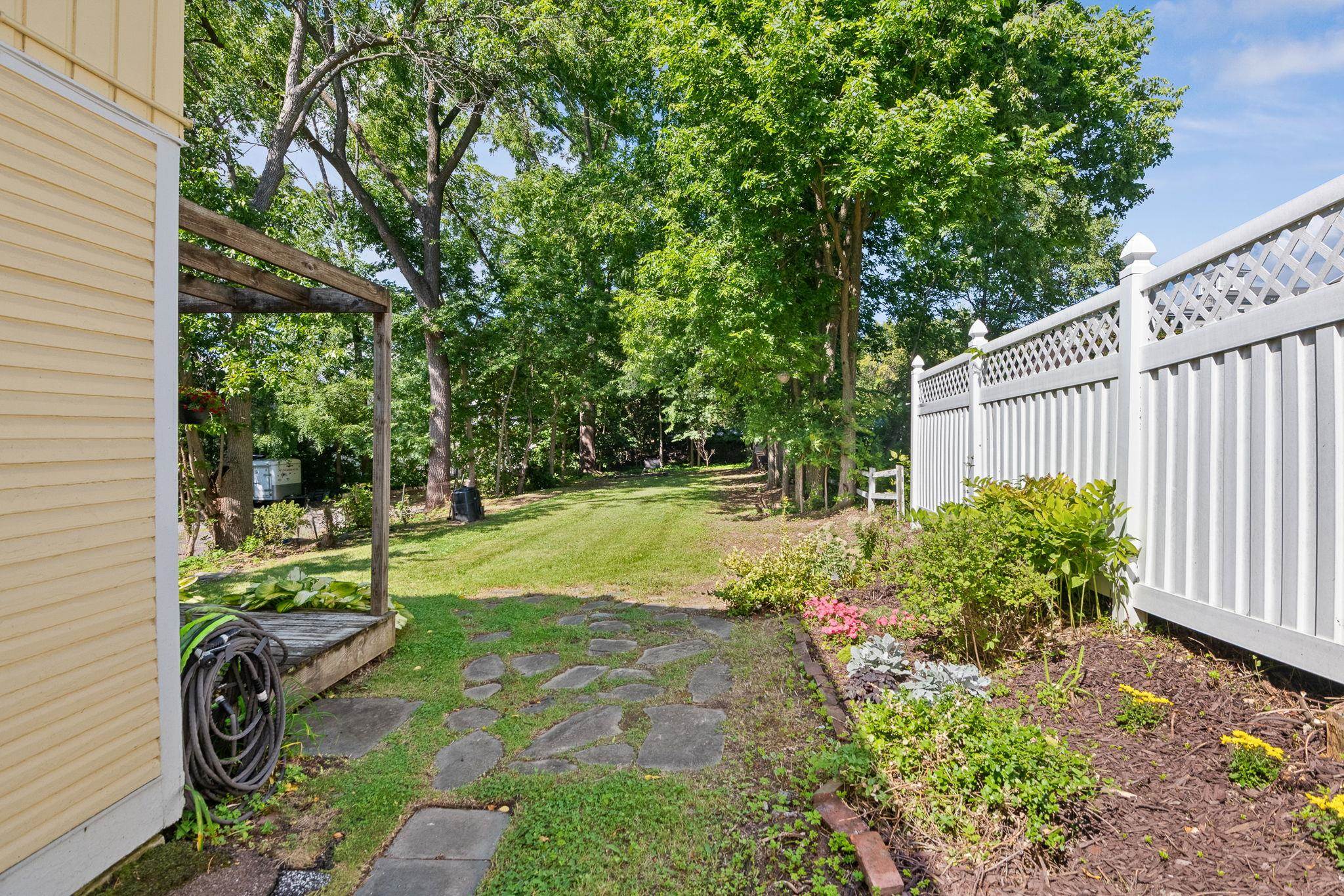 76 Spruce Street Property Photo 49
