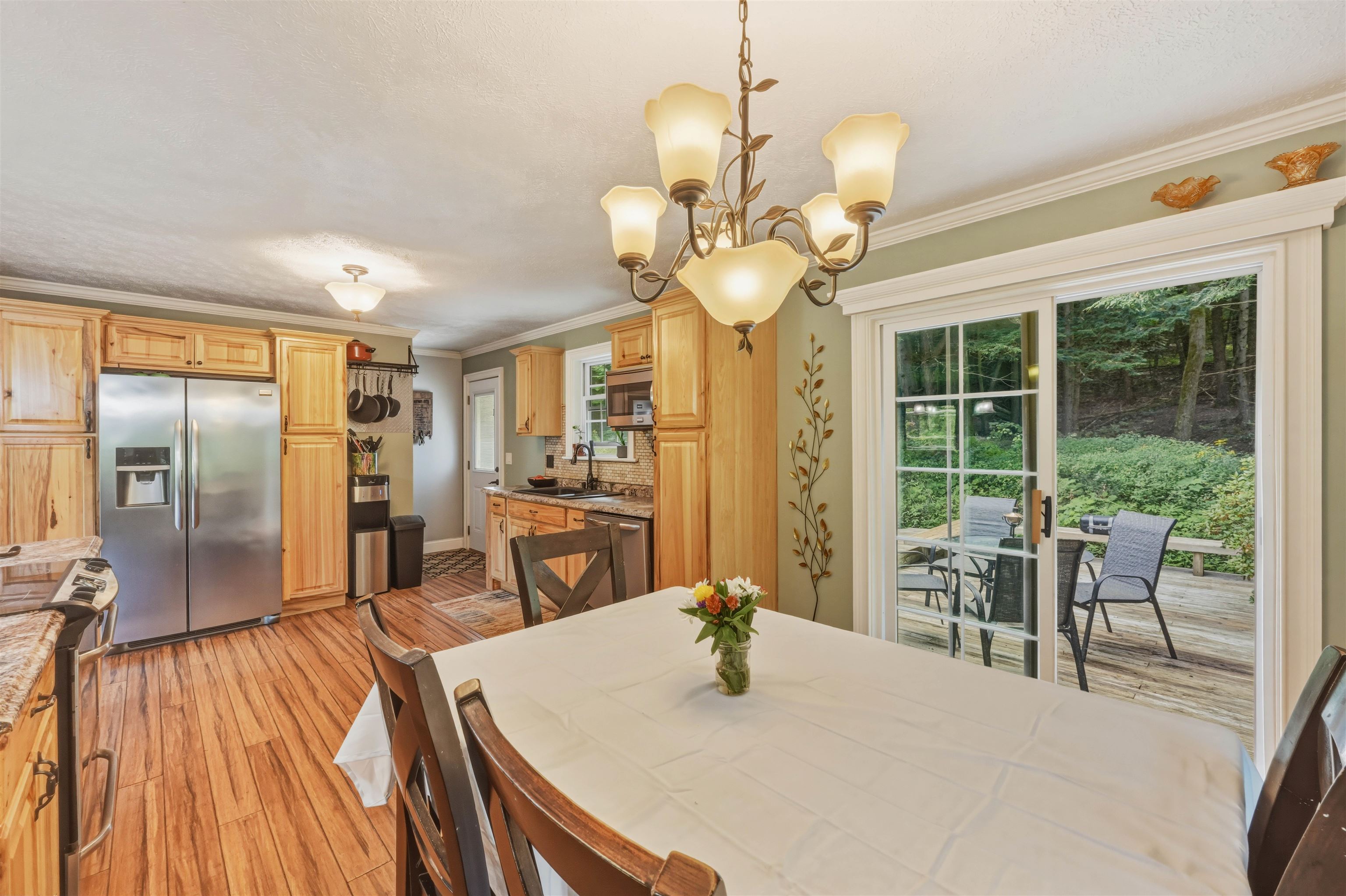1190 Huntington Road Property Photo 5